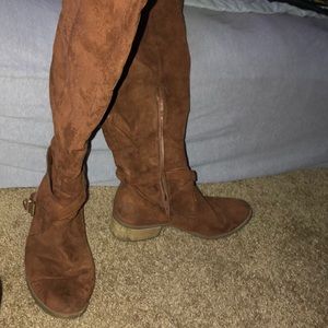 Women’s size 9 1/2 boots